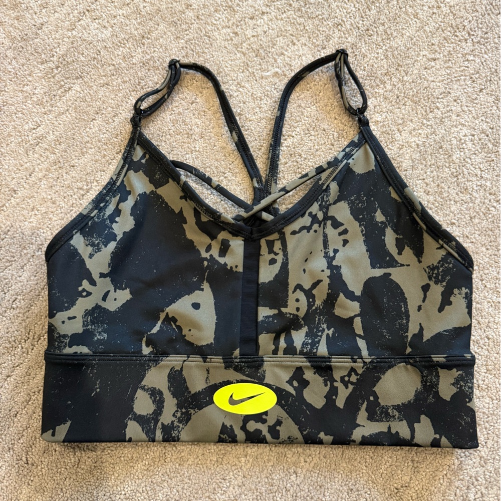 Nike strappy sports bra- like new!
